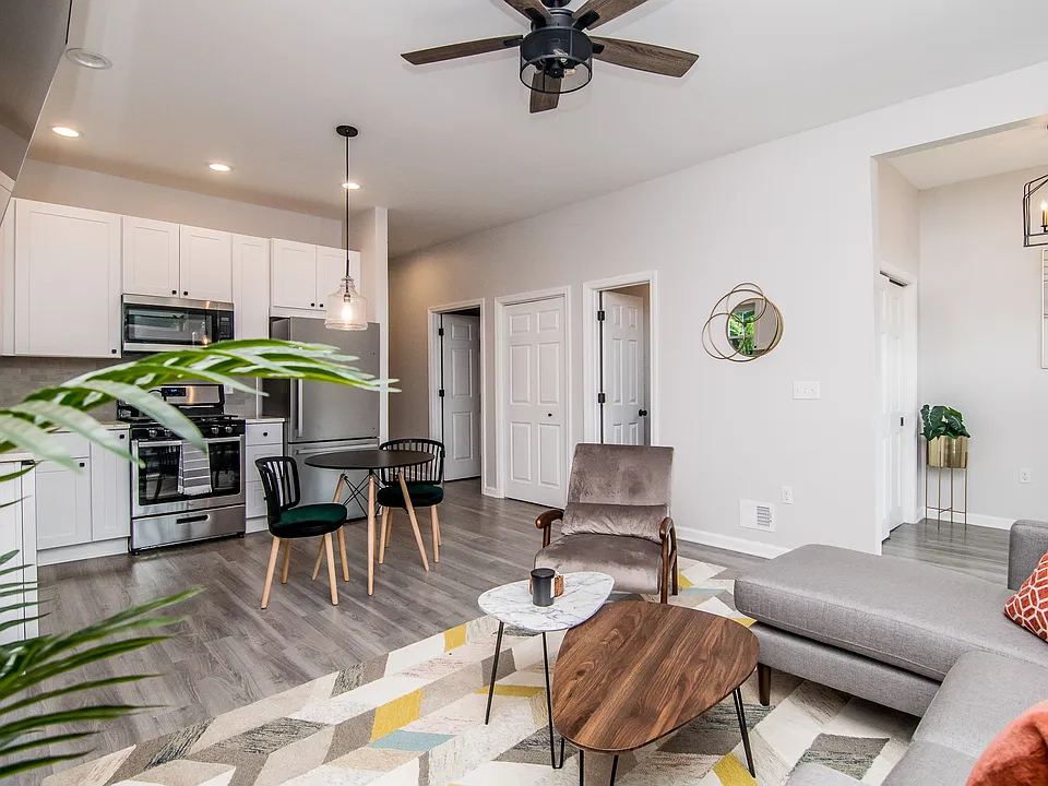 309 William St #1