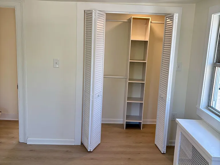 315 Laurel St — Photo 17