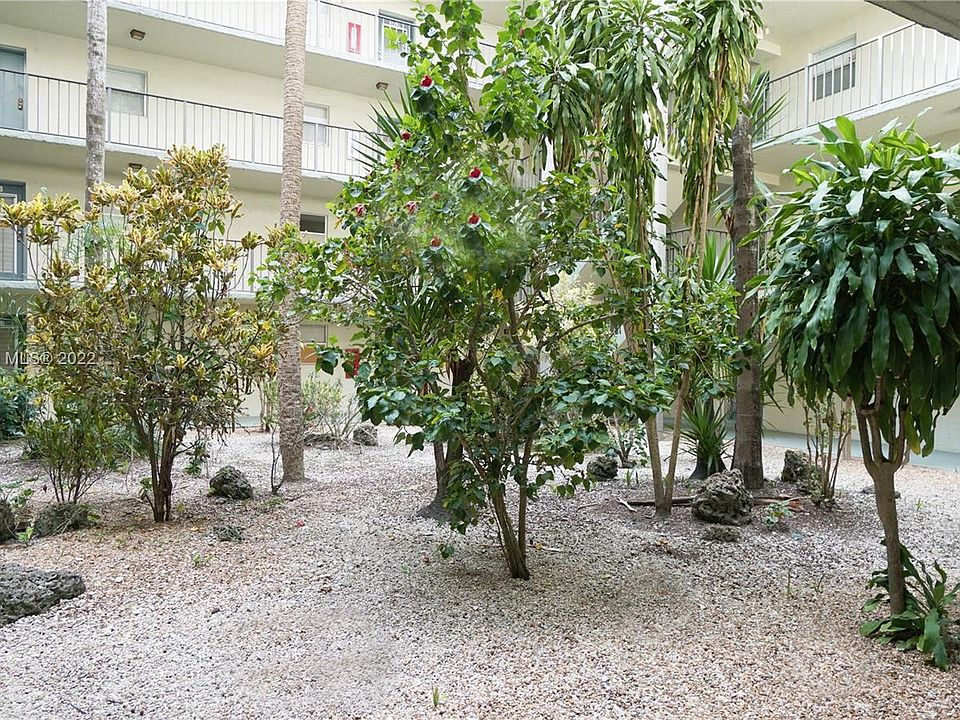 1st image of 1820 N Lauderdale Ave APT 3310