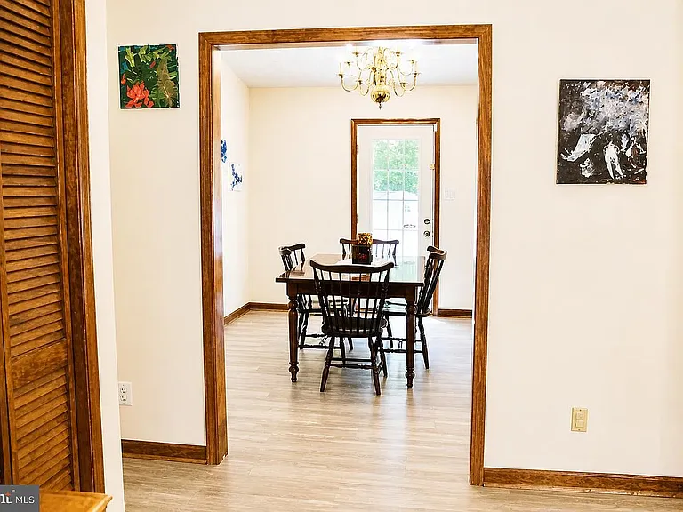 8809 Dove Dr — Photo 24