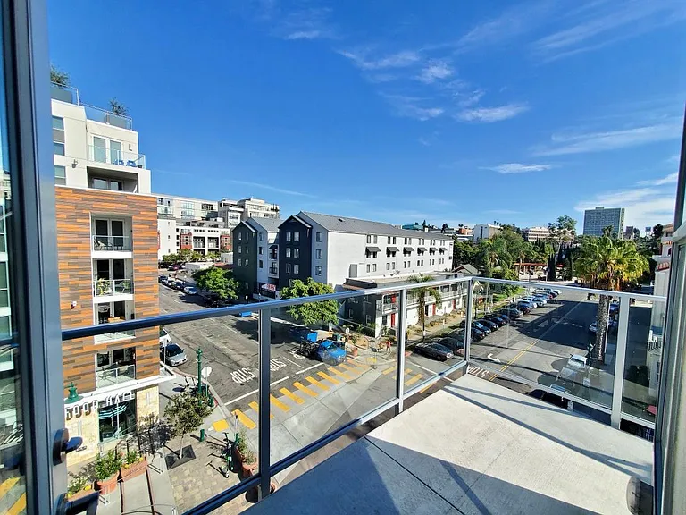 Amo Apartments Little Italy — Photo 37
