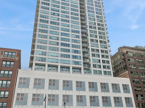 701 S Wells St APT 1804, Chicago, IL 60607
