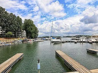 2 bed, 765 sqft, $1,850 — Photo 2