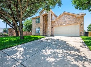 101 Heritage Dr, Crowley, TX 76036