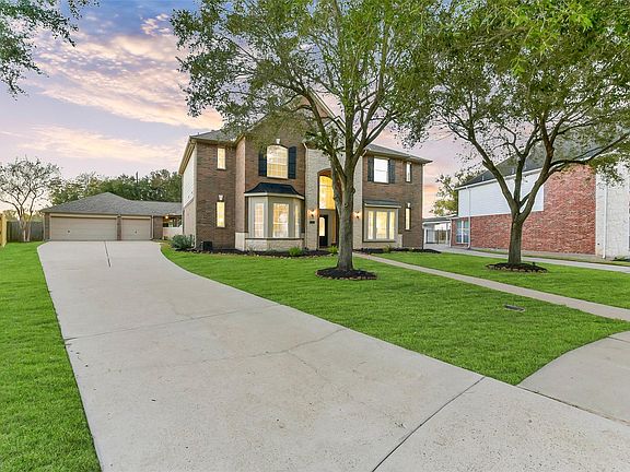 3rd image of 714 Summer Trace Lane