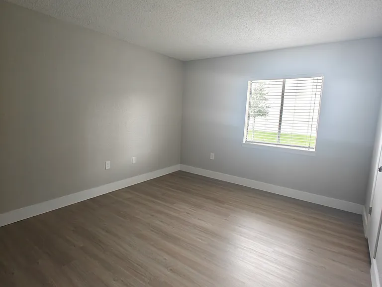 4405 S Semoran Blvd #7 — Photo 16