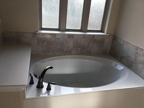 3rd image of 4052 Angelina Dr