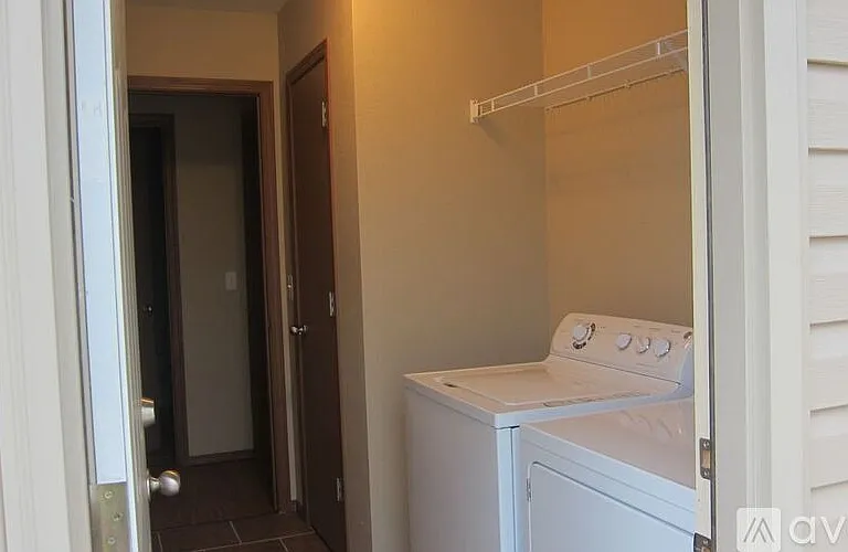 143 Foxglove St — Photo 15