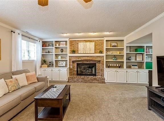 4th image of 10010 Woodson Dr