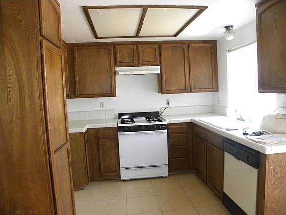 2nd image of 3762 Oxford Ln