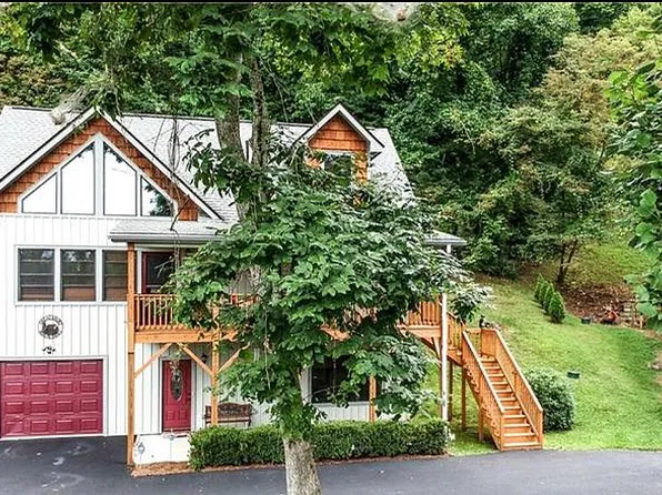 25 Parliament Pl, Waynesville, NC 28785