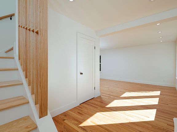 3rd image of 5714 25th Ave NE