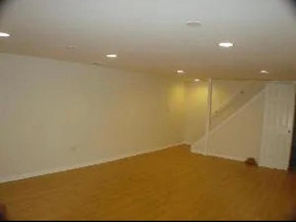 5th image of 225 Applewood Ln