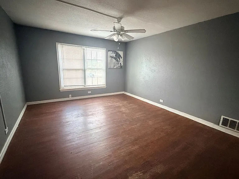 1101 N Carrizo St #6 — Photo 2