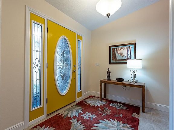 3rd image of 16063 SW 14th Avenue Rd