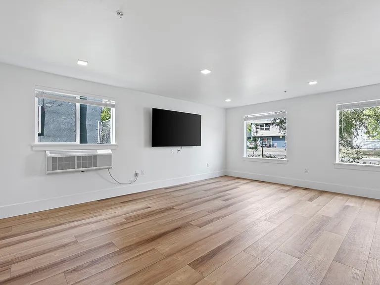 530 E 18th Ave #1 — Photo 10