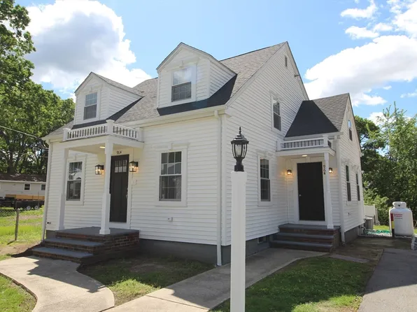 96 Walnut Ln #B, Attleboro, MA 02703