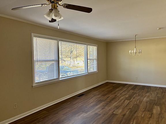 3rd image of 1909 Bel Aire Dr