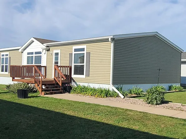 215 Mars St, Pierre, SD 57501