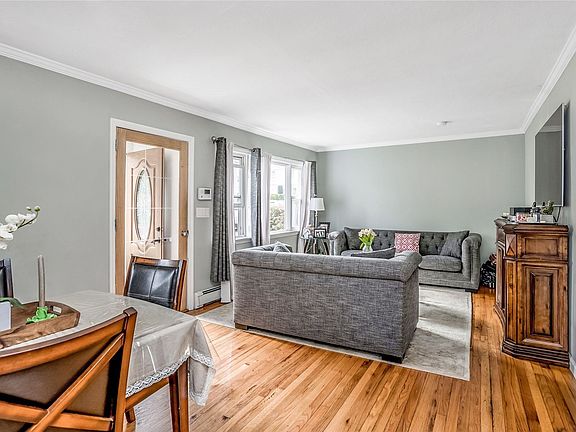 5th image of 73 Northridge St