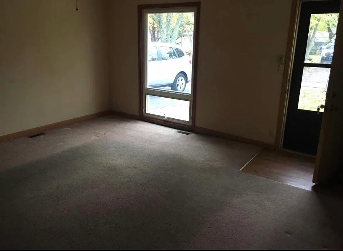 3 bed, 925 sqft, $1,300 — Photo 4