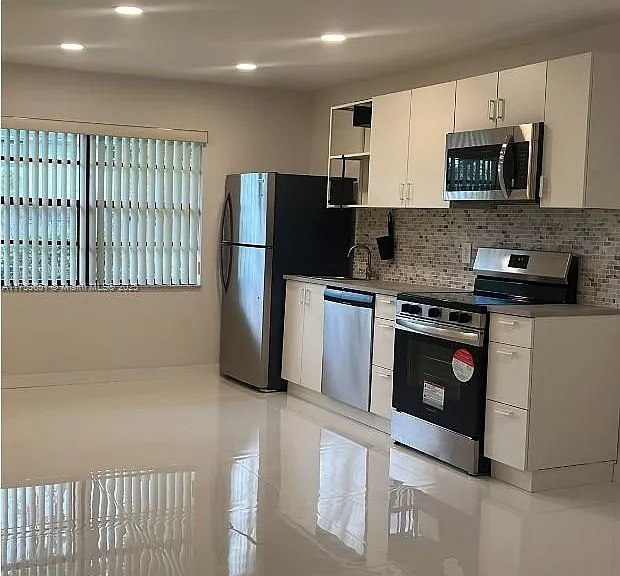 2307 Taylor St #205 — Photo 3