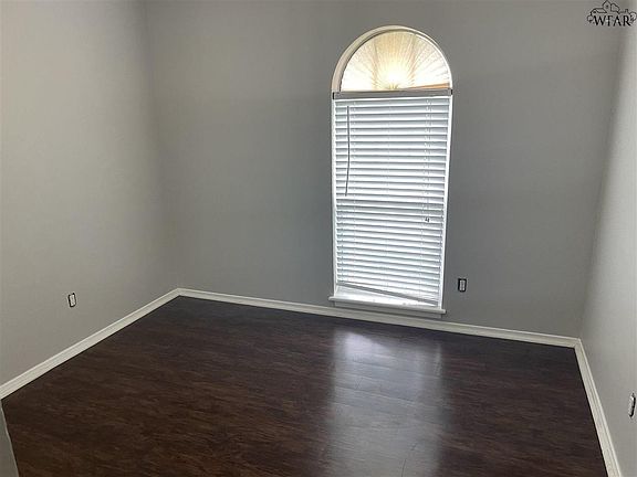 5th image of 1703 Downhill Dr