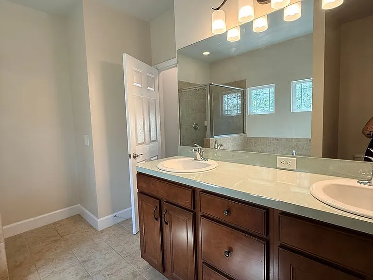 5156 NW 21st Dr — Photo 33