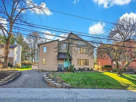 2nd image of 8 Seminole Ave
