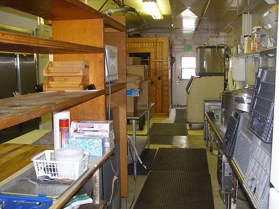 Kitchen/walk-in cooler