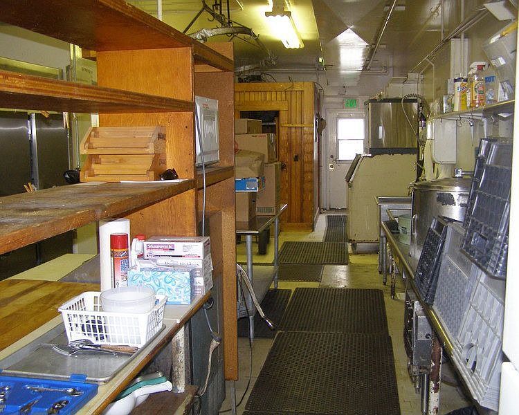 Kitchen/walk-in cooler