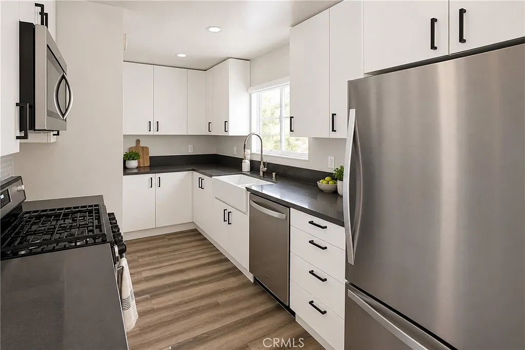 2 bed, 2.0 bath, 1225 sqft, $6,000 — Photo 4