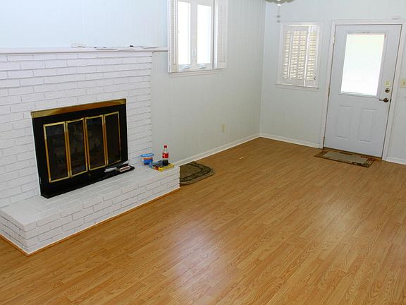3rd image of 1534 Shamrock St NW
