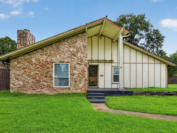 109 E Gladiola St, White Oak, TX 75693