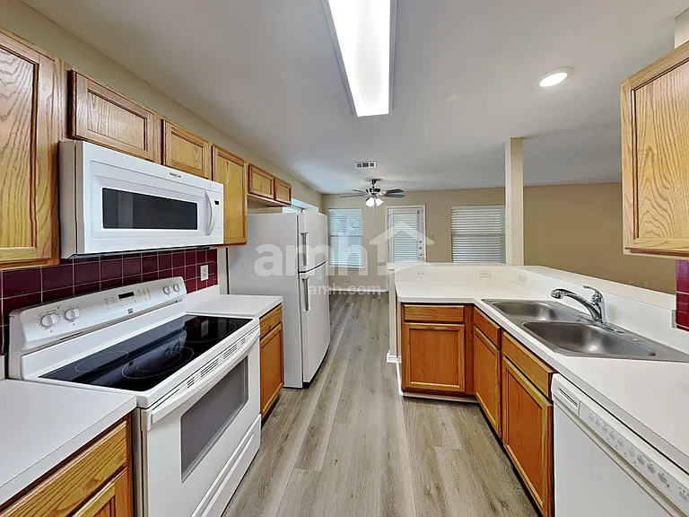 15243 Kamary Ln — Photo 3