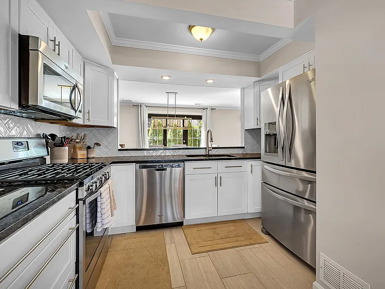 Berkhansted Ct — Photo 13