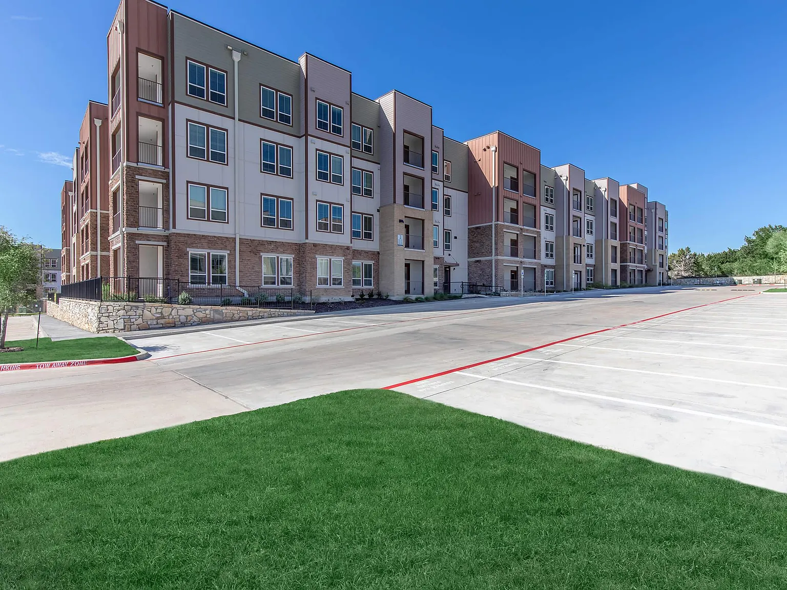 Spring Villas Apartments — Photo 1