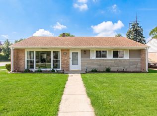 839 E Thacker St, Des Plaines, IL 60016