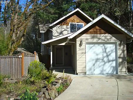 2605 Emerald St photo 1