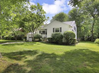 23 Midbrook Ln, Old Greenwich, CT 06870