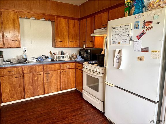 3rd image of 4033 Schuster Rd
