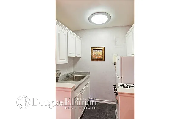 Sold by Douglas Elliman | media 31