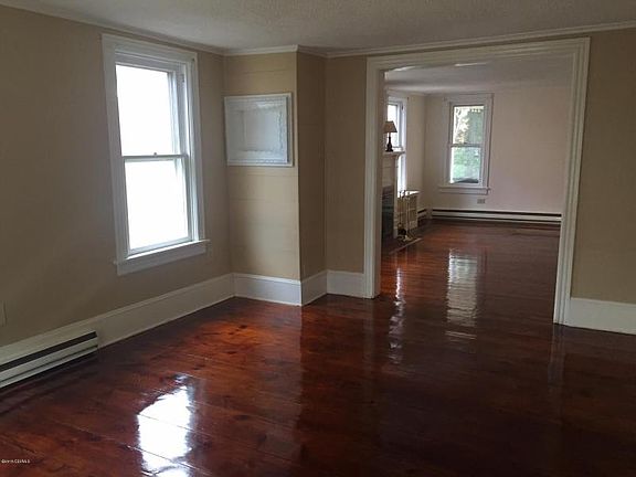4th image of 215 E 3rd St