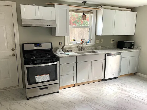 170 Felton St #170, Waltham, MA 02453