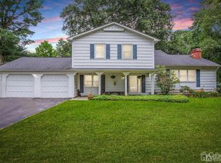 7 Brook Dr, Princeton, NJ 08540