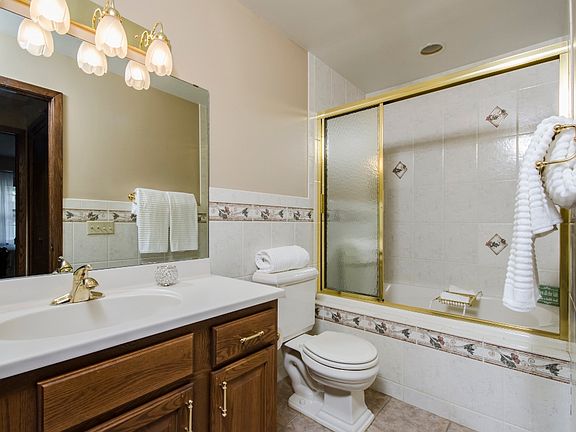 Main bathroom