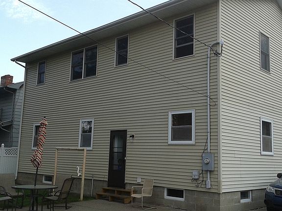 3rd image of 522 E Sarnia St