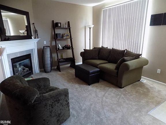 2nd image of 14502 Vauxhall Dr