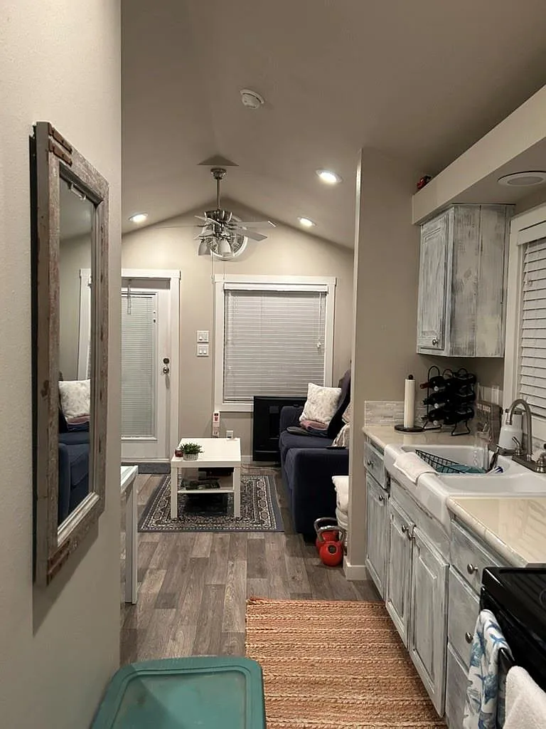 1 bed, 1.0 bath, 550 sqft, $1,295 — Photo 3