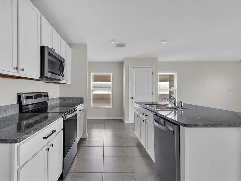 16728 Kingman Reef St — Photo 5
